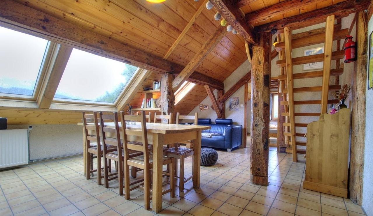 La Grange Des Plans Apartment Le Grand-Abergement Luaran gambar