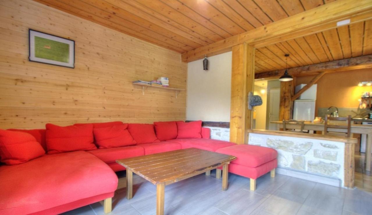 La Grange Des Plans Apartment Le Grand-Abergement Luaran gambar