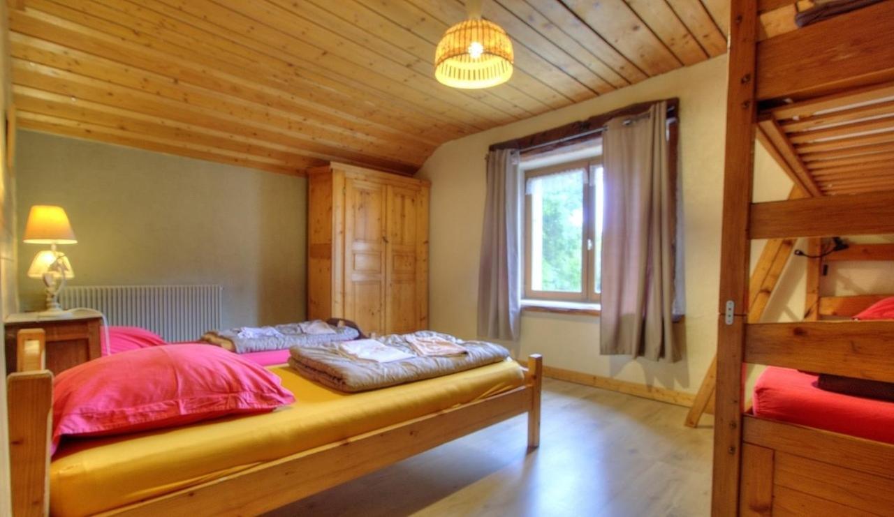 La Grange Des Plans Apartment Le Grand-Abergement Luaran gambar